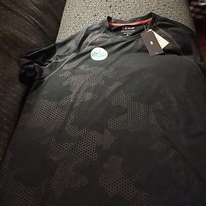 NWT. Izod Advantage S/S Size XL